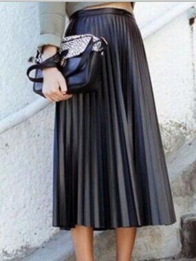 7 For All Mankind | Black Faux Leather Skirt